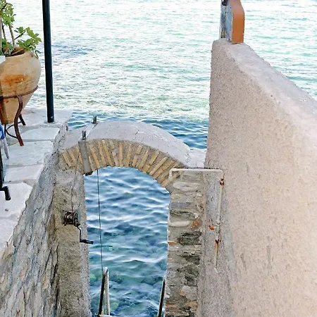 Waterfront Historic Homm In Ermoupolis Syros *