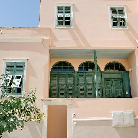 Waterfront Historic Homm In Ermoupolis Syros Casa vacanze Ermoupoli