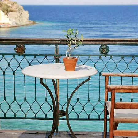 Waterfront Historic Homm In Ermoupolis Syros *