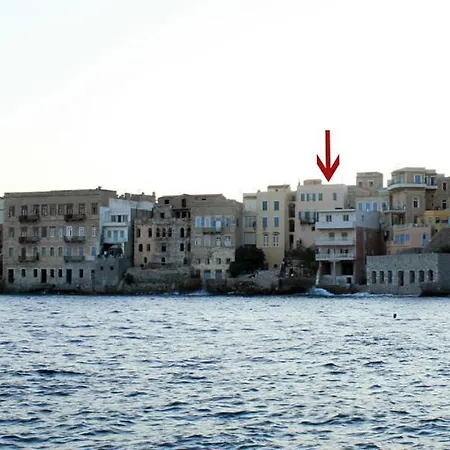 Waterfront Historic Homm In Ermoupolis Syros Feriehus *